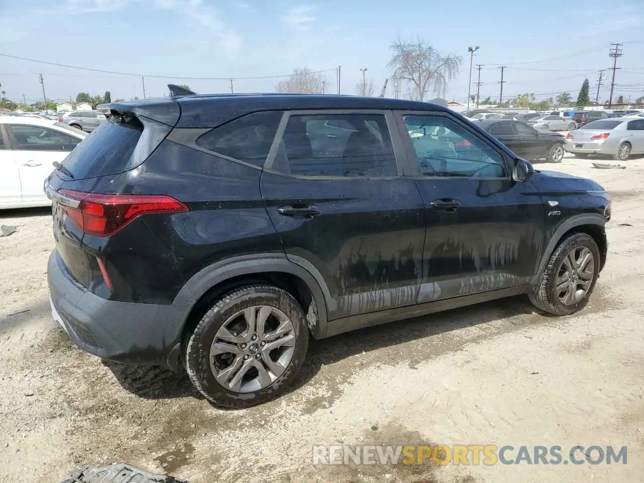 3 fotografías del automóvil dañado KNDEPCAA0M7141559 KIA SELTOS 2021