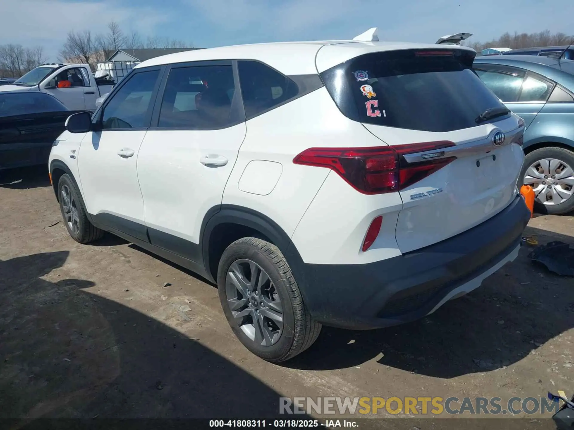 3 fotografías del automóvil dañado KNDEPCAA1M7104780 KIA SELTOS 2021