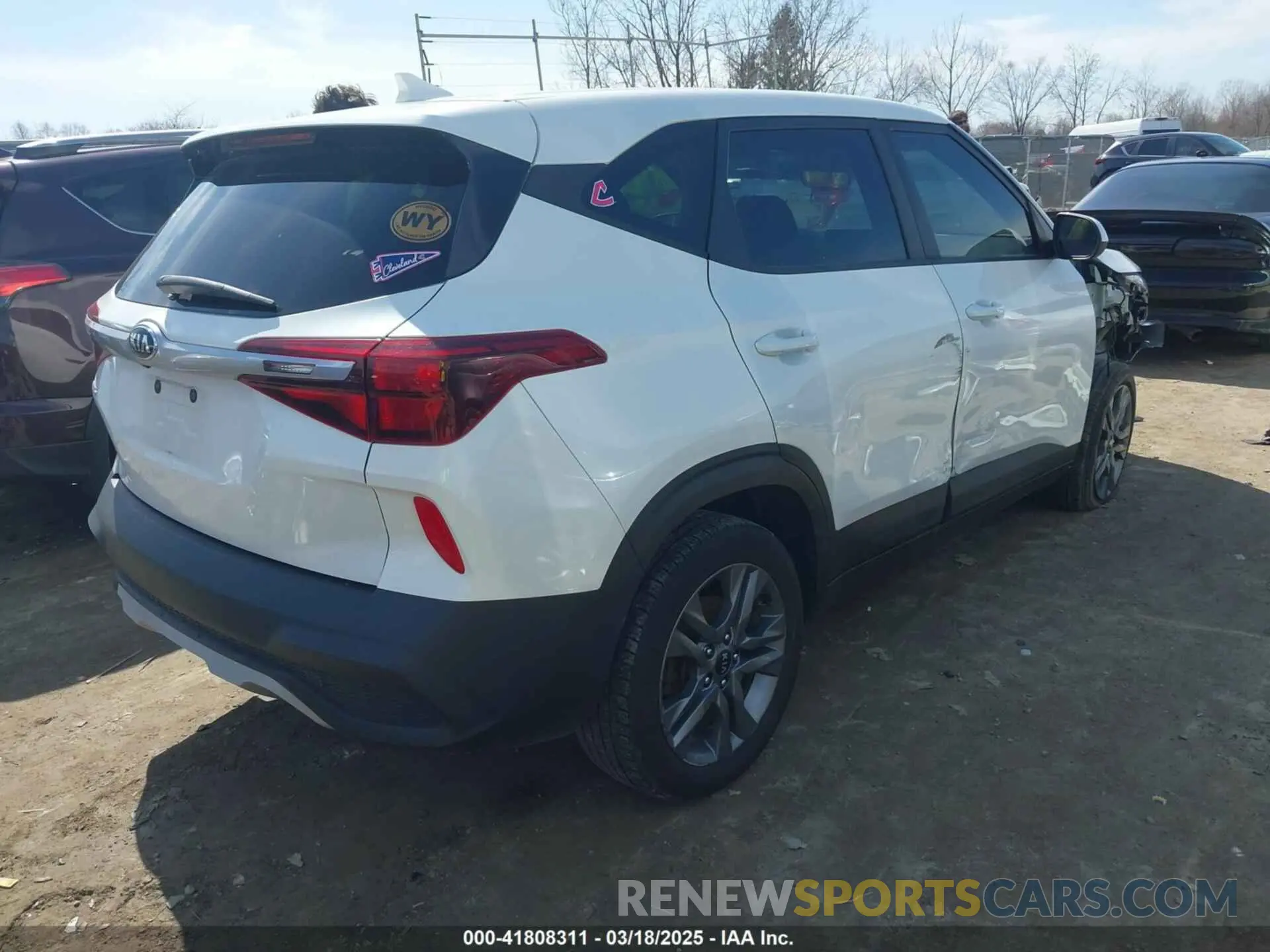 4 fotografías del automóvil dañado KNDEPCAA1M7104780 KIA SELTOS 2021