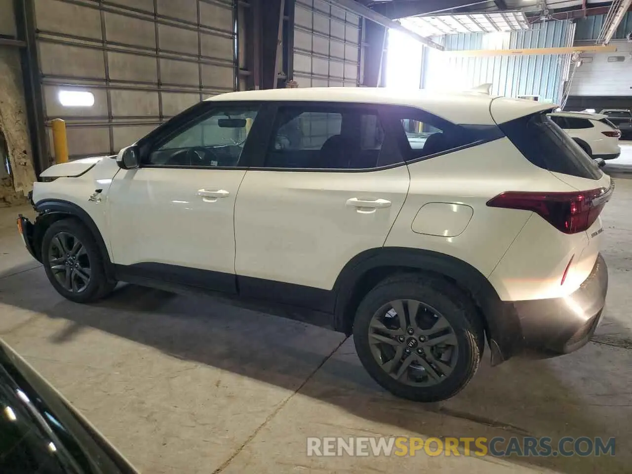 2 fotografías del automóvil dañado KNDEPCAA1M7137780 KIA SELTOS 2021