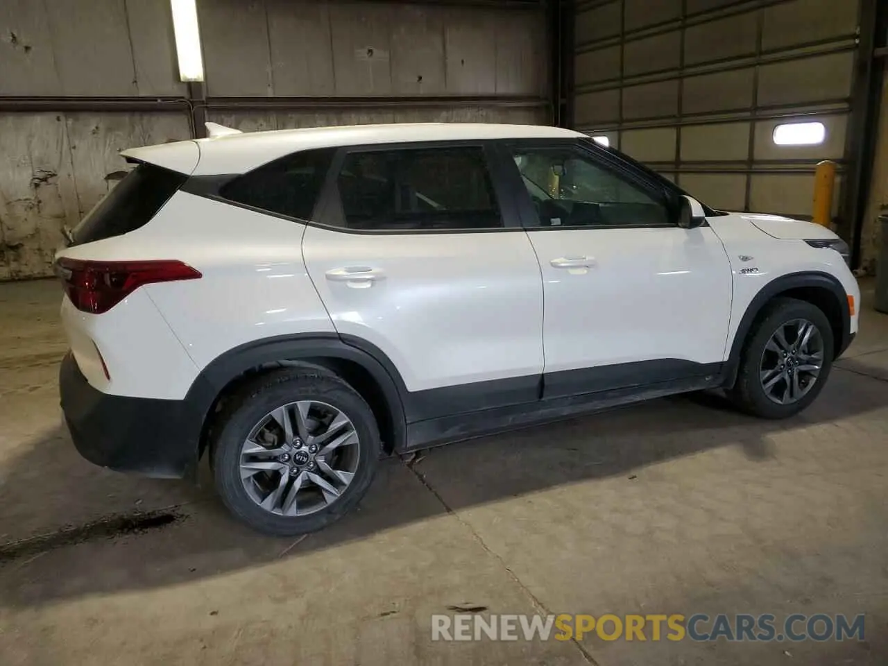 3 fotografías del automóvil dañado KNDEPCAA1M7137780 KIA SELTOS 2021