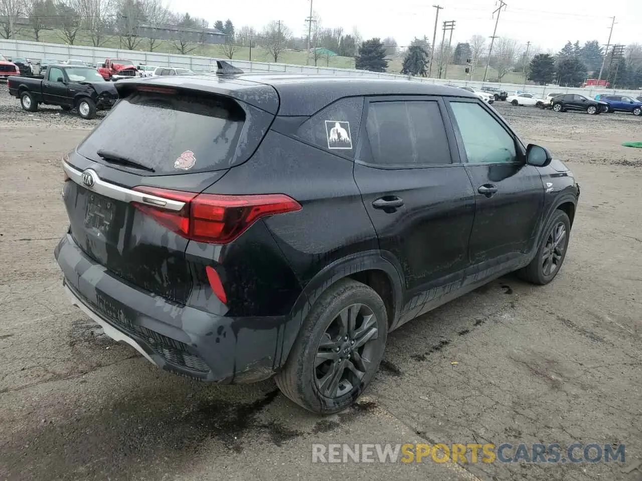 3 fotografías del automóvil dañado KNDEPCAA3M7094589 KIA SELTOS 2021