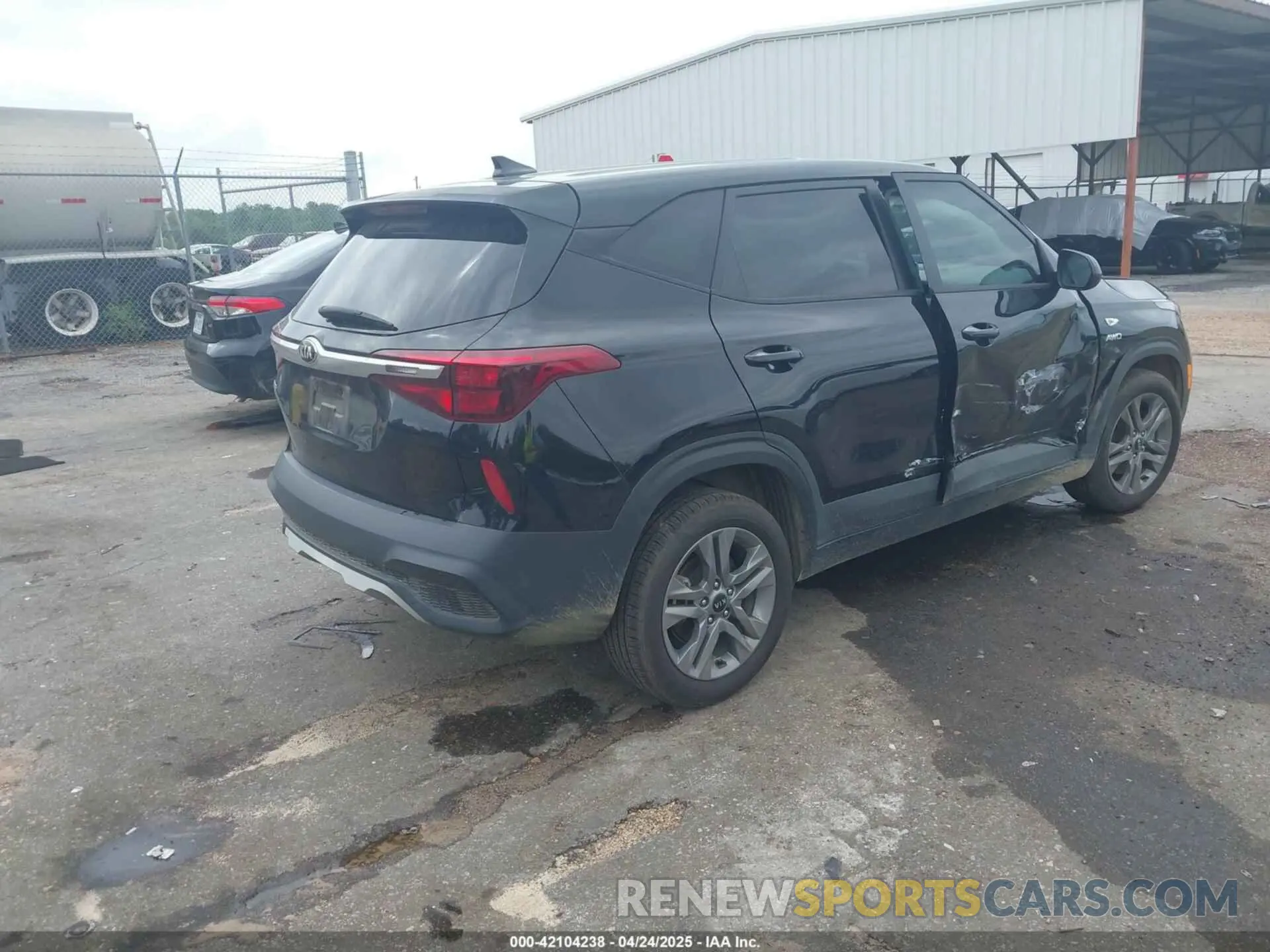 4 fotografías del automóvil dañado KNDEPCAA5M7162567 KIA SELTOS 2021
