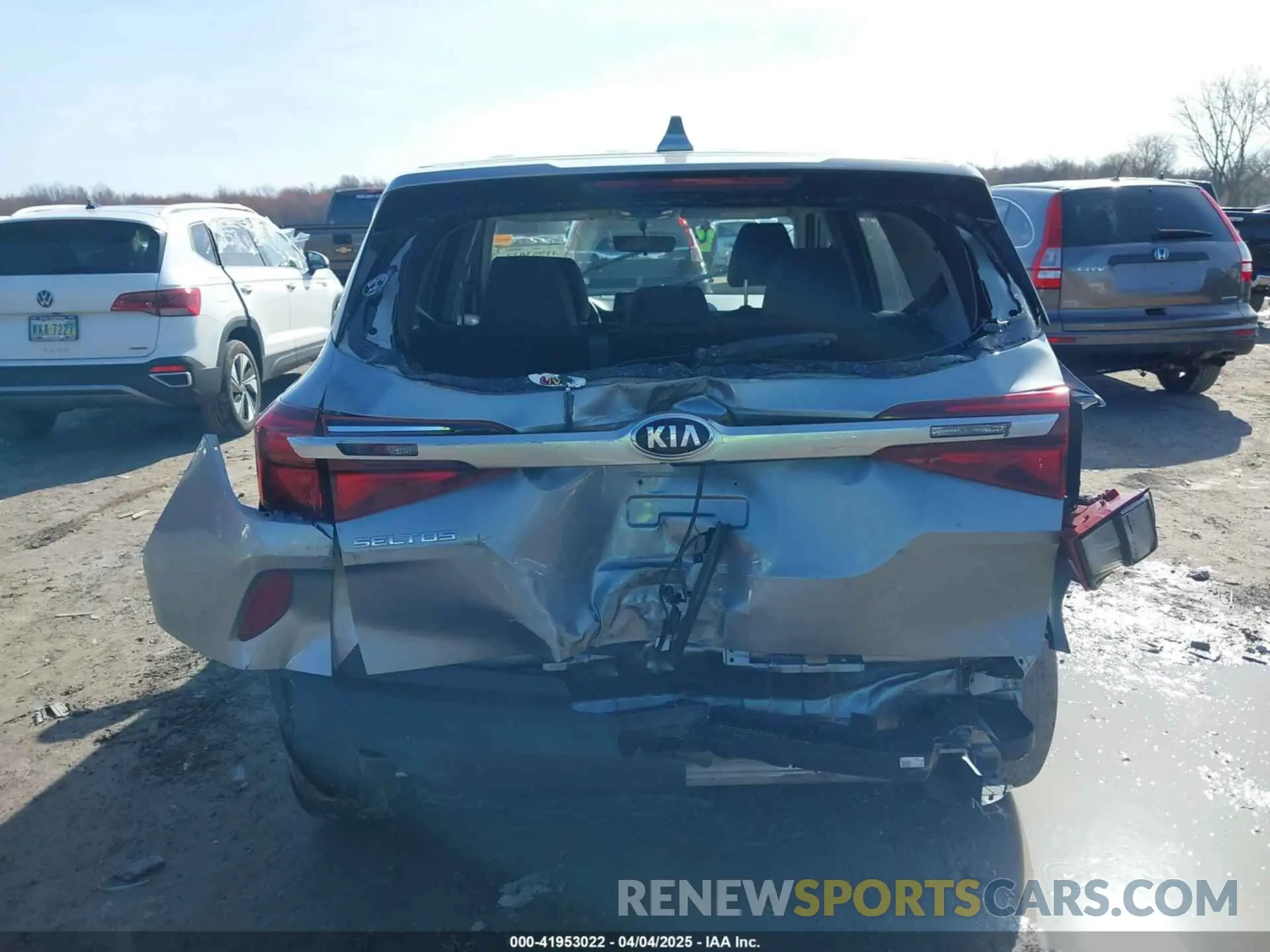 16 fotografías del automóvil dañado KNDEPCAA7M7185493 KIA SELTOS 2021
