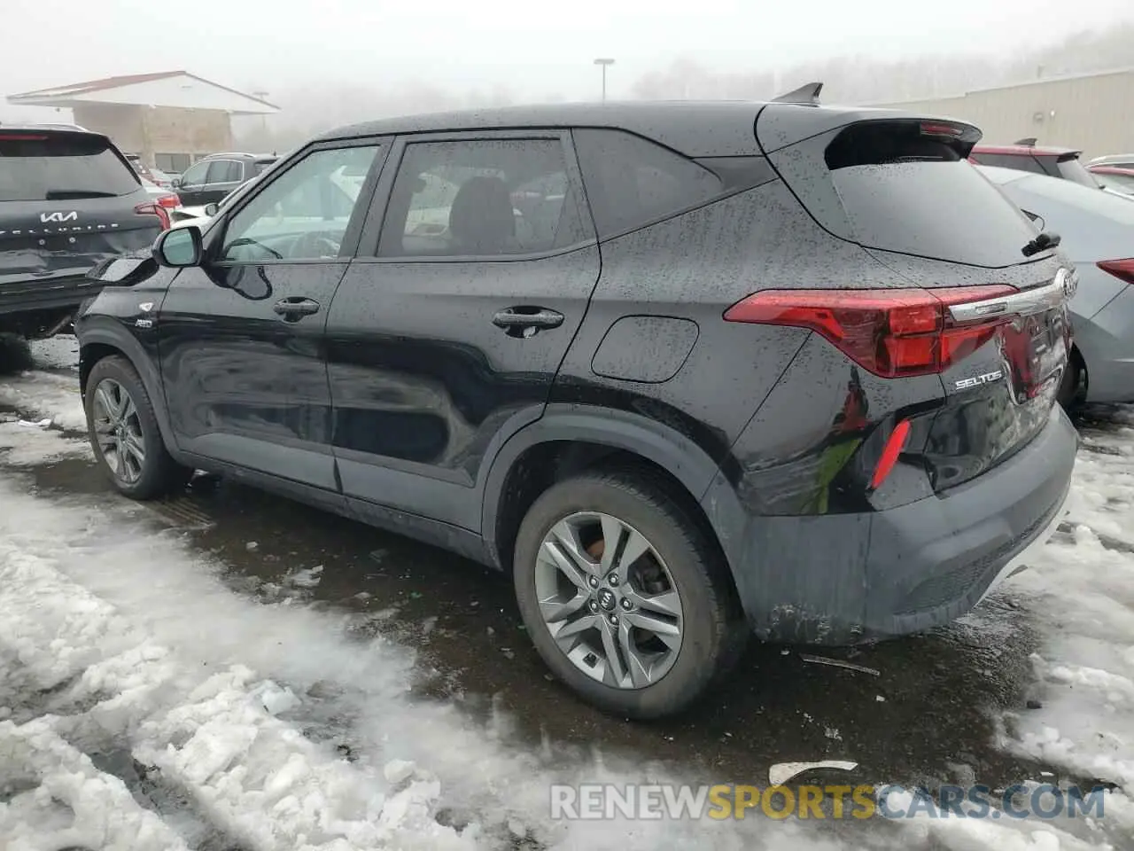 2 fotografías del automóvil dañado KNDEPCAA8M7084818 KIA SELTOS 2021