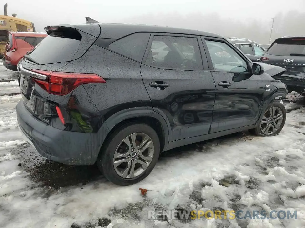 3 fotografías del automóvil dañado KNDEPCAA8M7084818 KIA SELTOS 2021