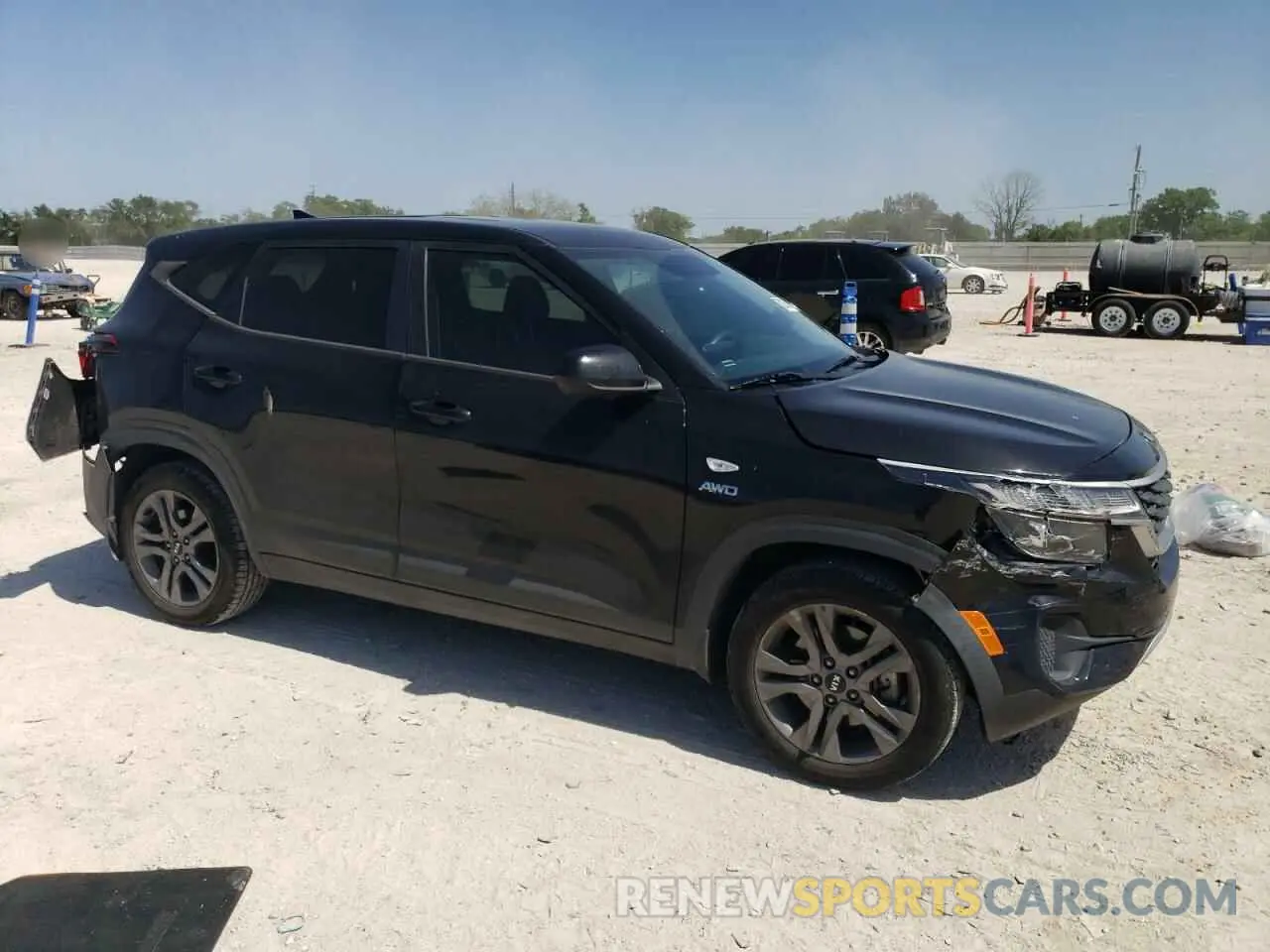 4 fotografías del automóvil dañado KNDEPCAA8M7095138 KIA SELTOS 2021