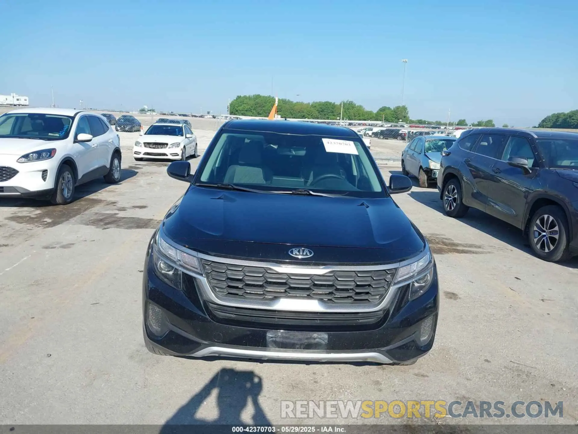 12 fotografías del automóvil dañado KNDEPCAA9M7103943 KIA SELTOS 2021