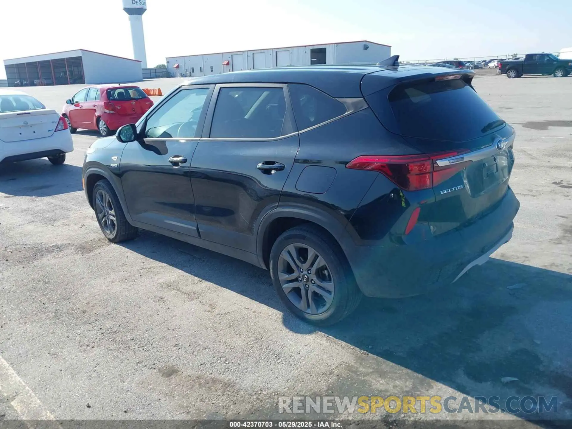 3 fotografías del automóvil dañado KNDEPCAA9M7103943 KIA SELTOS 2021