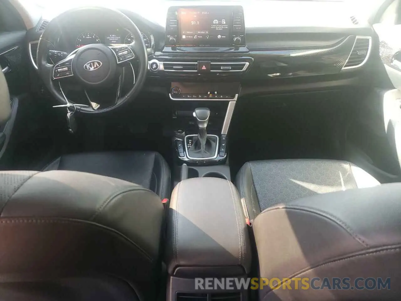 8 fotografías del automóvil dañado KNDERCAA1M7130483 KIA SELTOS 2021