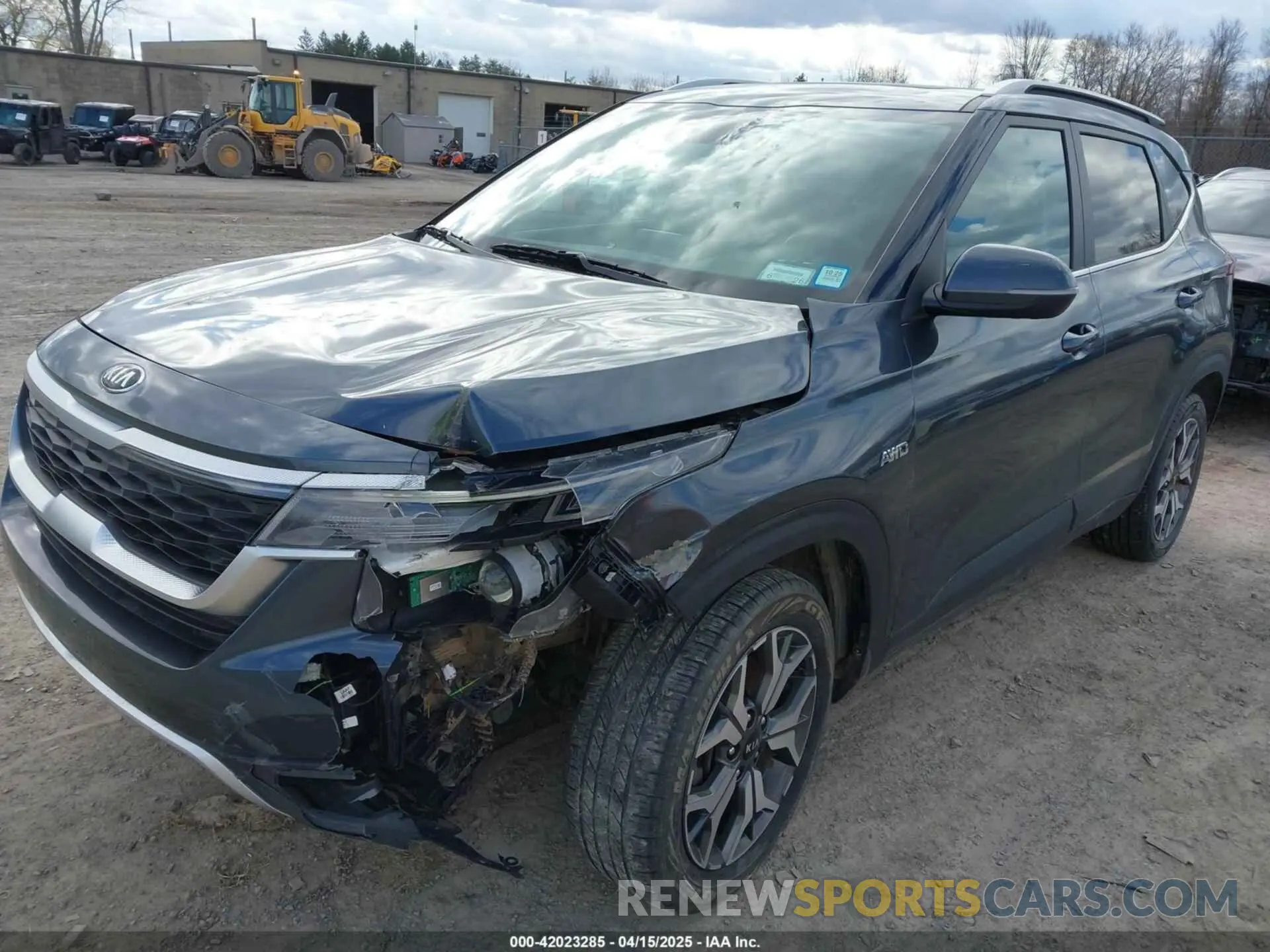 2 fotografías del automóvil dañado KNDERCAA2M7137118 KIA SELTOS 2021