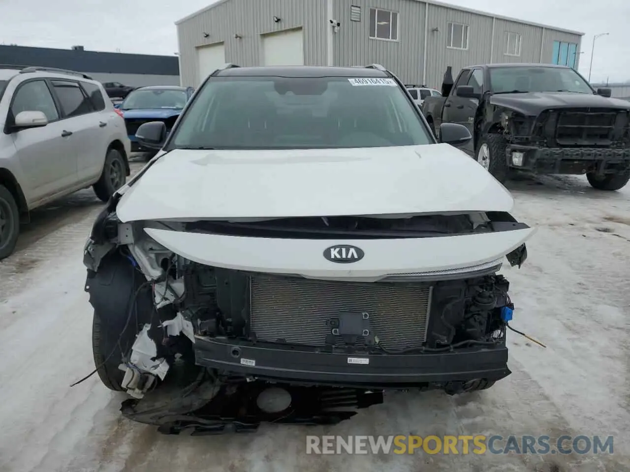 5 fotografías del automóvil dañado KNDERCAA2M7161225 KIA SELTOS 2021