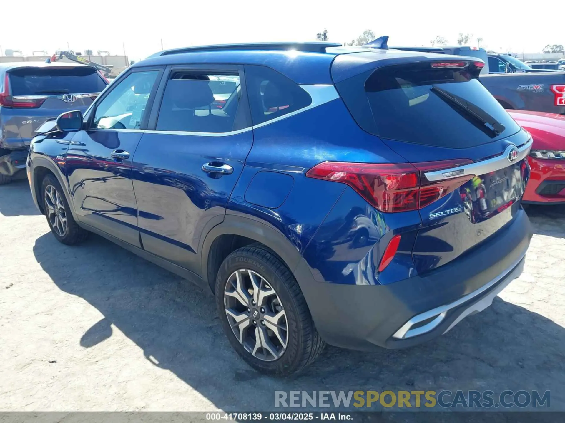 3 fotografías del automóvil dañado KNDERCAA3M7076667 KIA SELTOS 2021