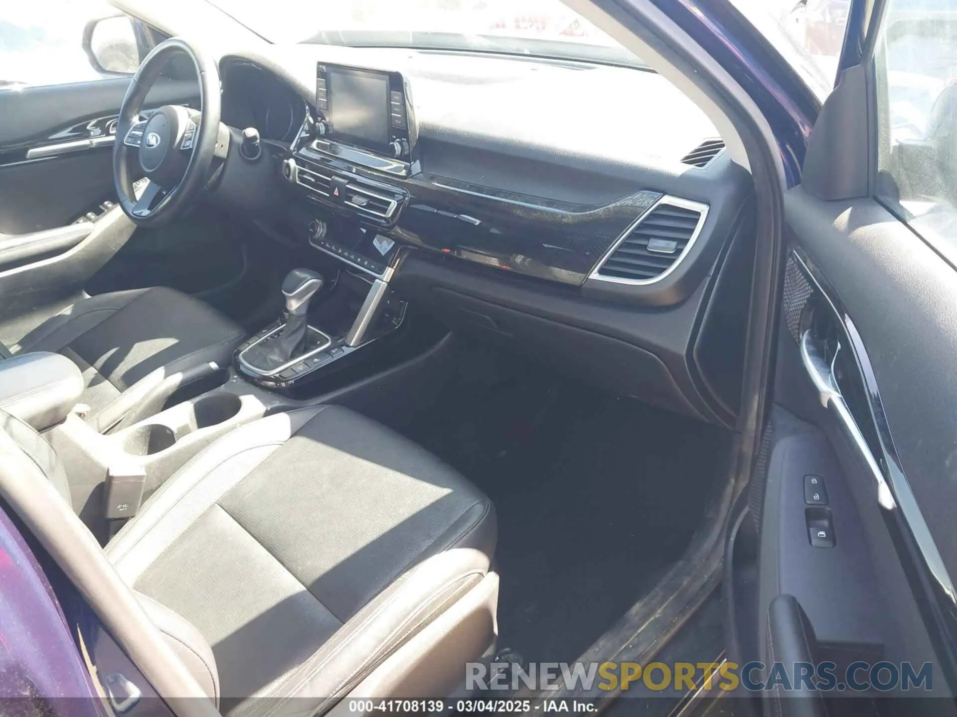5 fotografías del automóvil dañado KNDERCAA3M7076667 KIA SELTOS 2021
