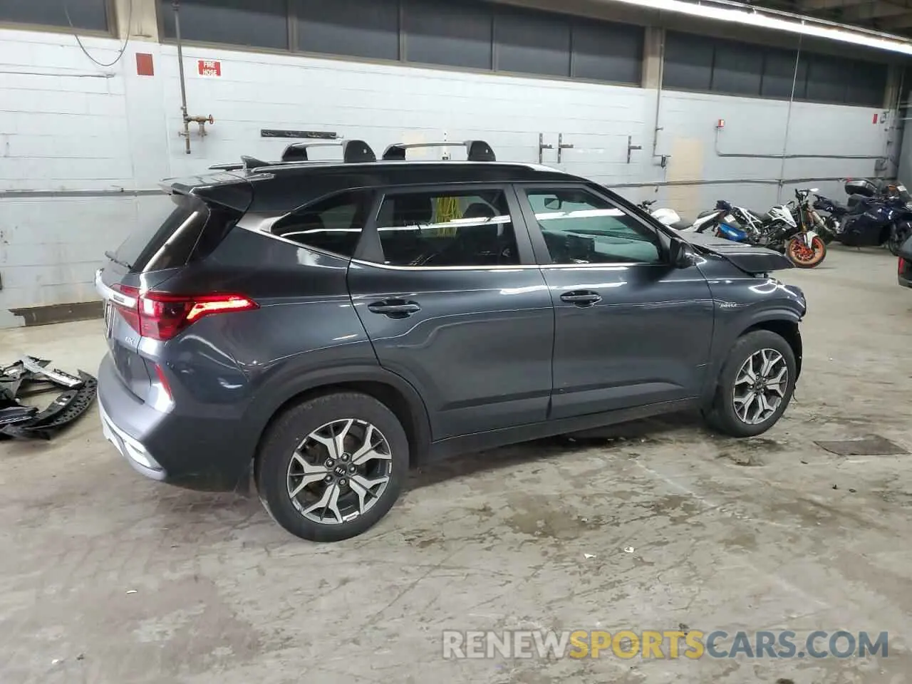3 fotografías del automóvil dañado KNDERCAA4M7119123 KIA SELTOS 2021