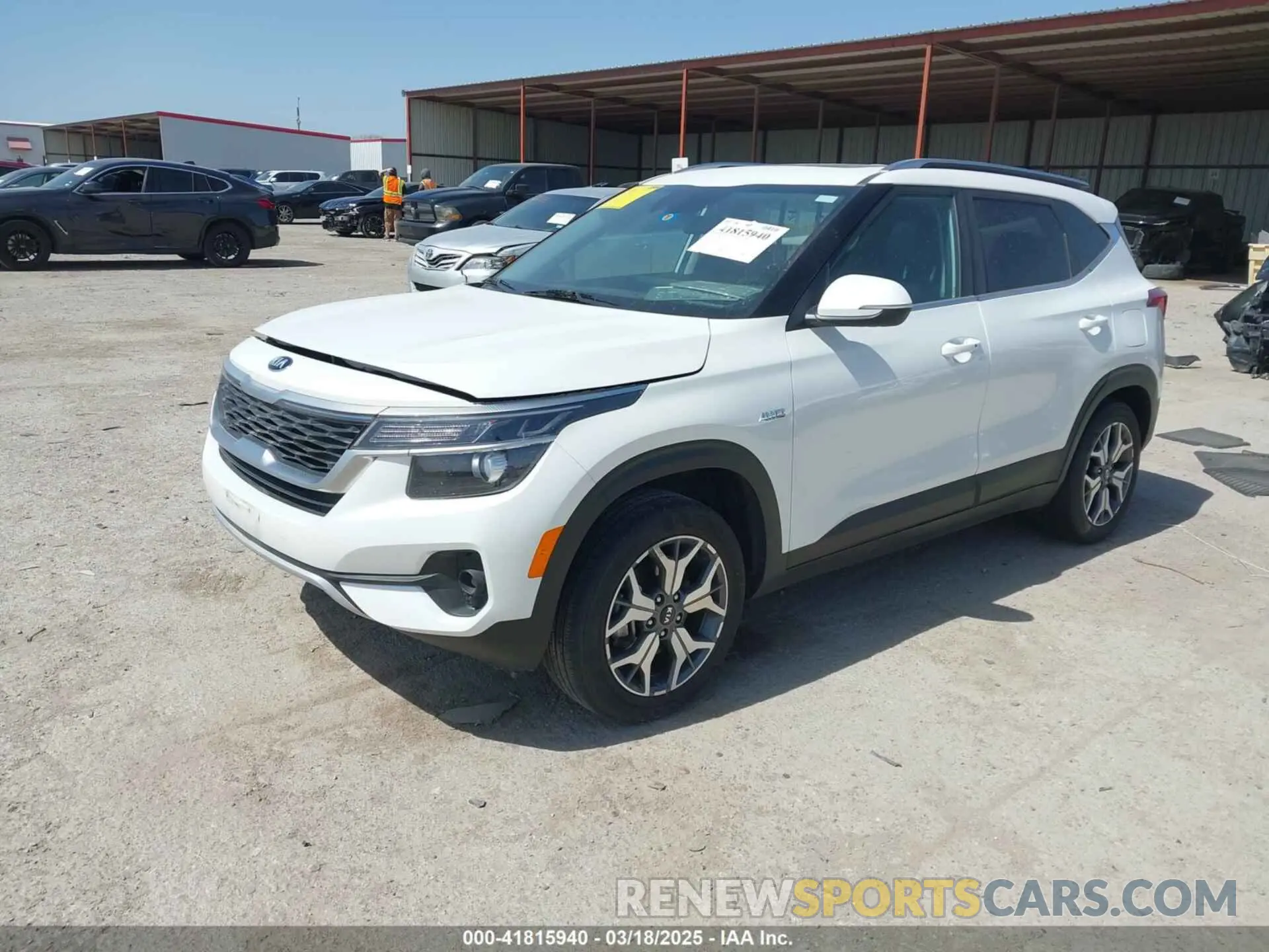 2 fotografías del automóvil dañado KNDERCAA4M7165986 KIA SELTOS 2021
