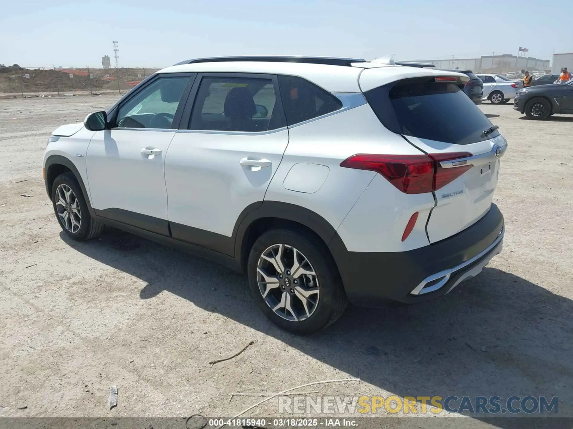 3 fotografías del automóvil dañado KNDERCAA4M7165986 KIA SELTOS 2021