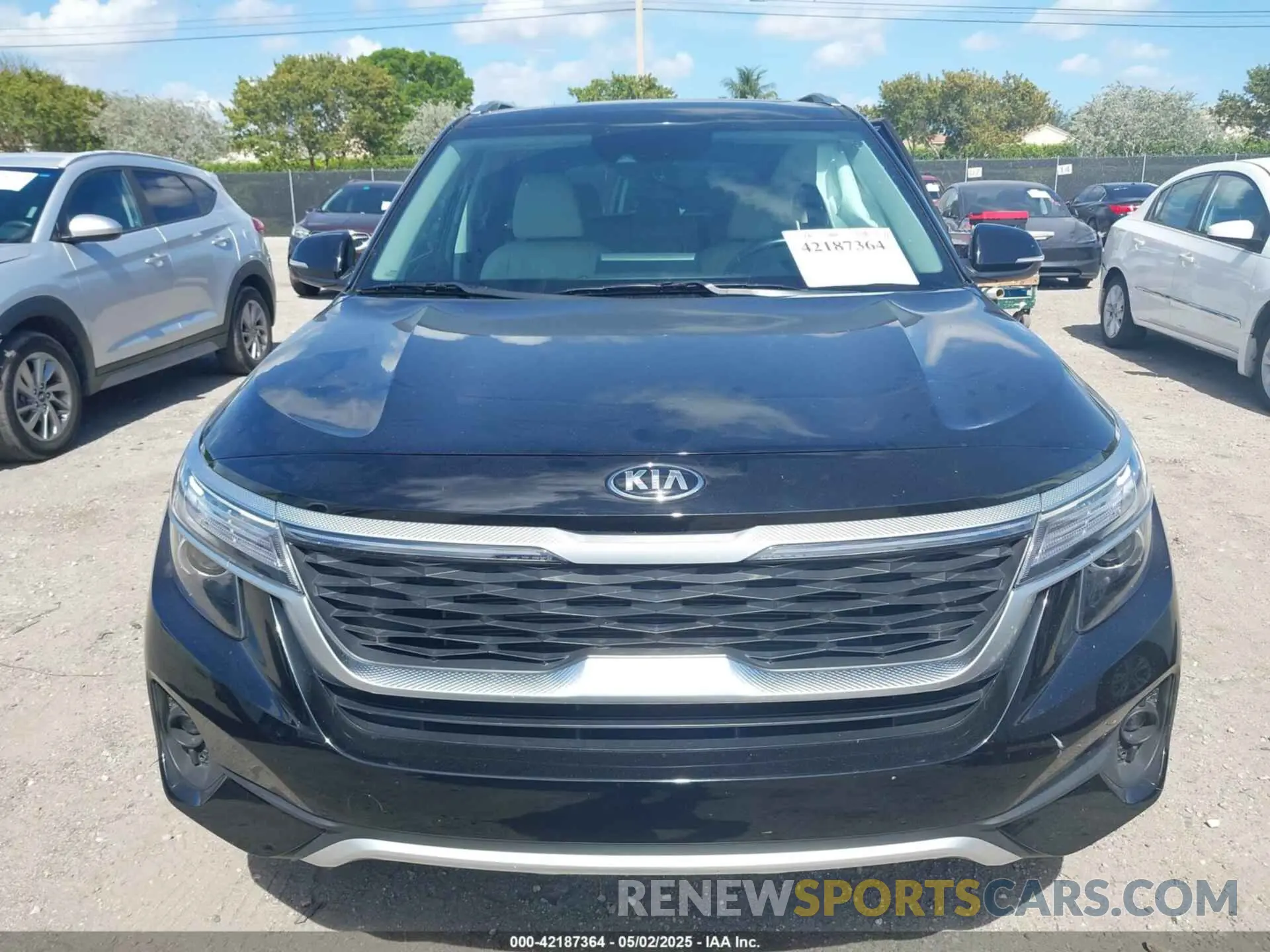 12 fotografías del automóvil dañado KNDERCAA5M7207873 KIA SELTOS 2021