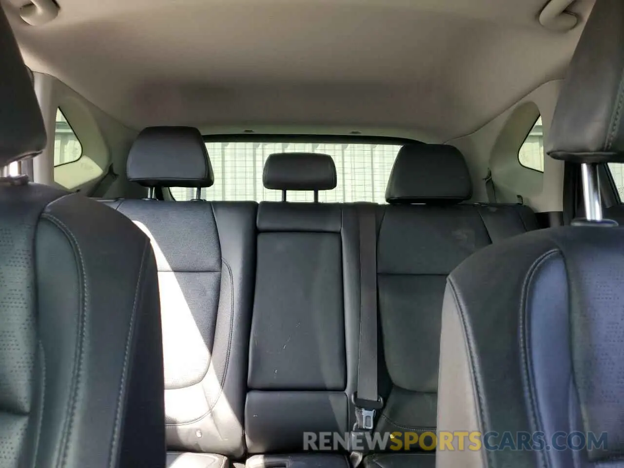10 fotografías del automóvil dañado KNDERCAA6M7040987 KIA SELTOS 2021