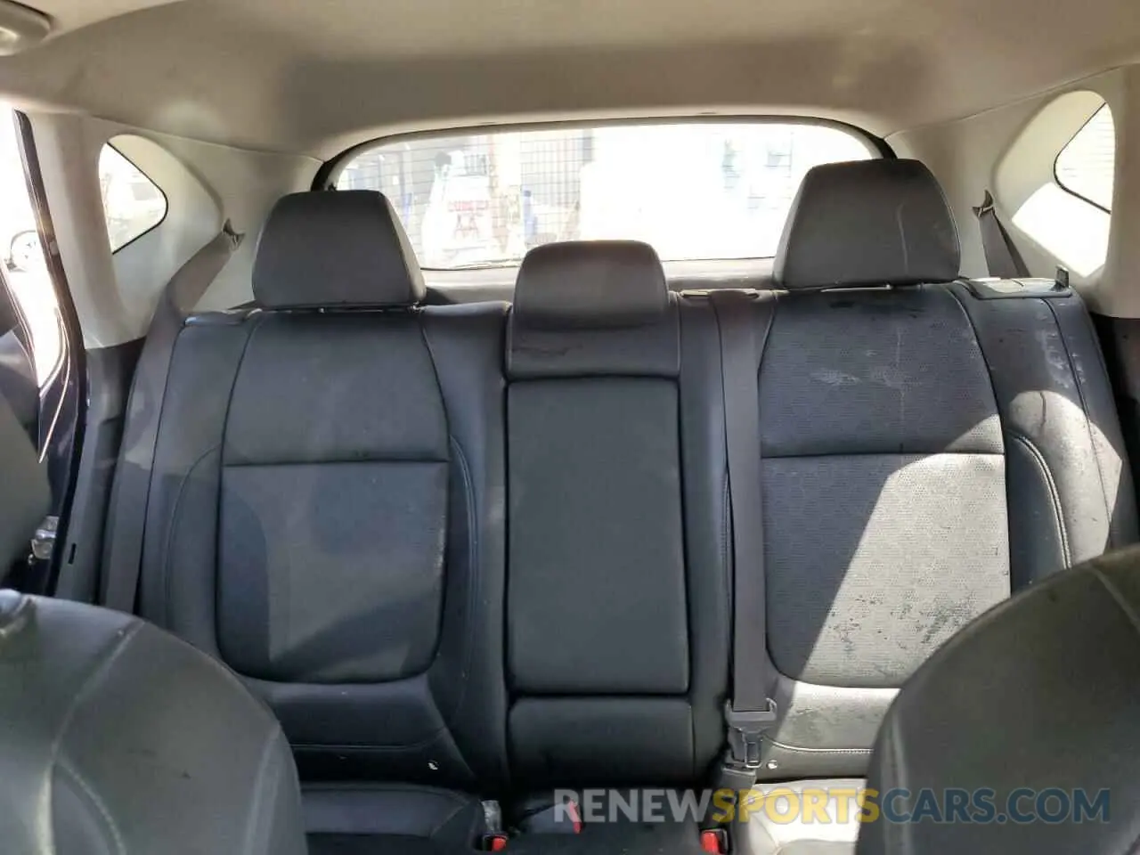 10 fotografías del automóvil dañado KNDERCAA6M7158246 KIA SELTOS 2021