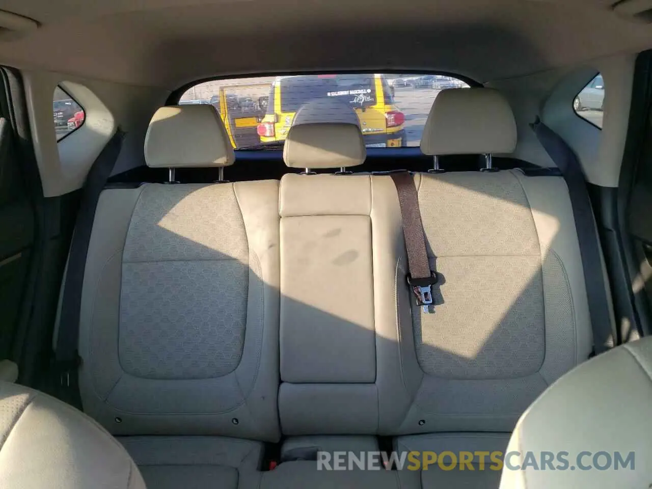 10 fotografías del automóvil dañado KNDERCAA9M7106495 KIA SELTOS 2021