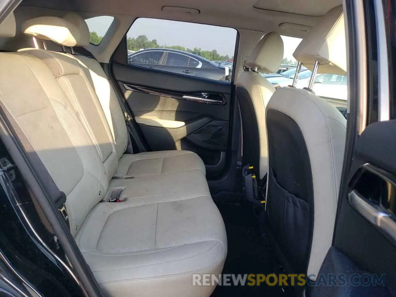 11 fotografías del automóvil dañado KNDERCAA9M7106495 KIA SELTOS 2021