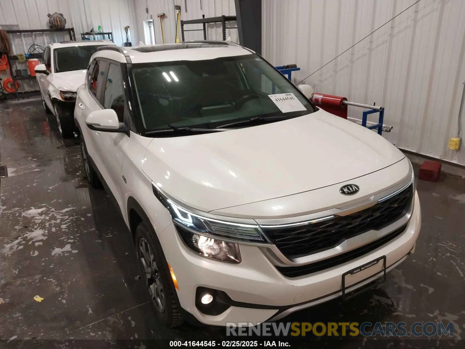 6 fotografías del automóvil dañado KNDERCAA9M7118064 KIA SELTOS 2021
