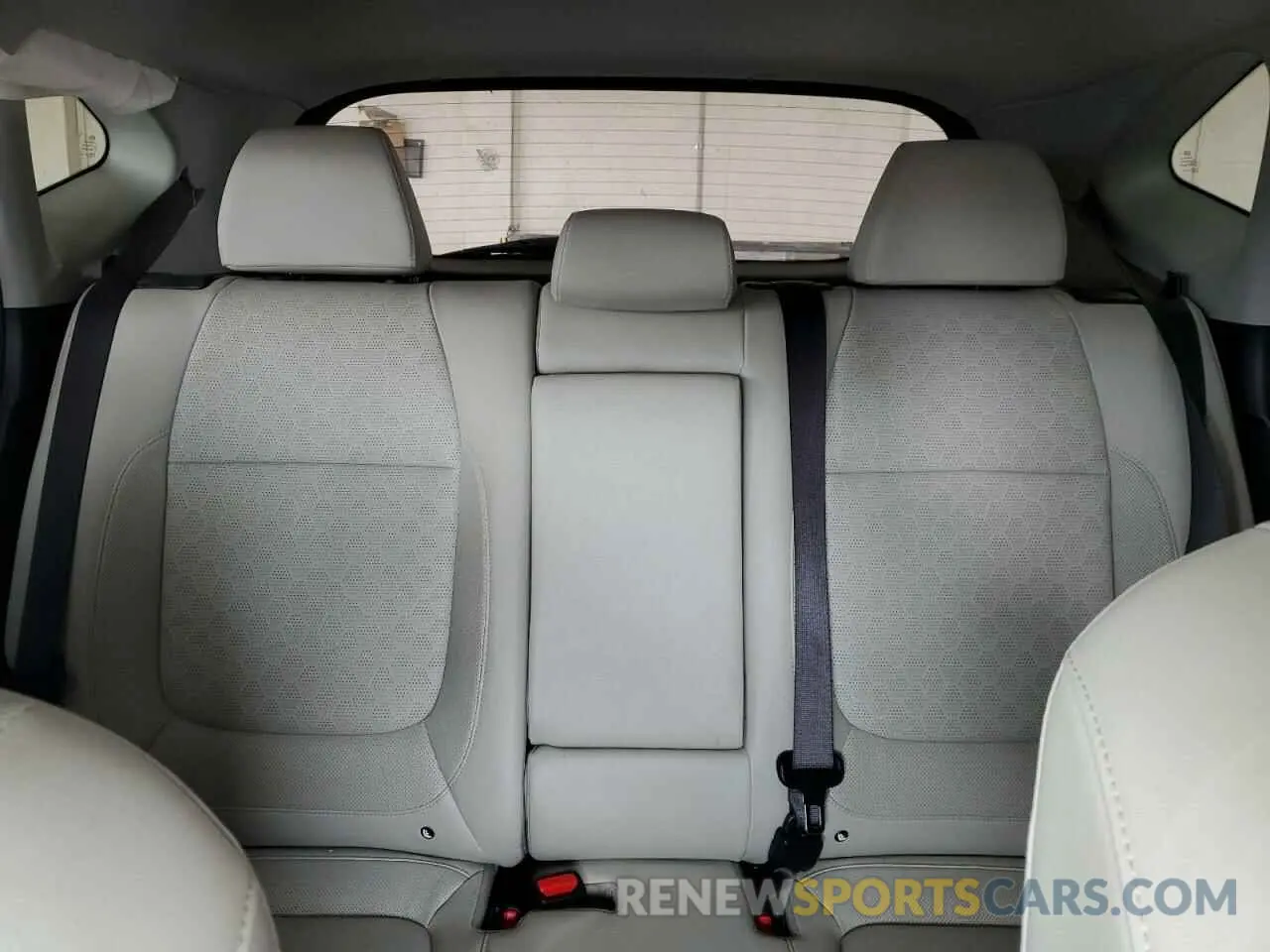 10 fotografías del automóvil dañado KNDERCAA9M7163599 KIA SELTOS 2021