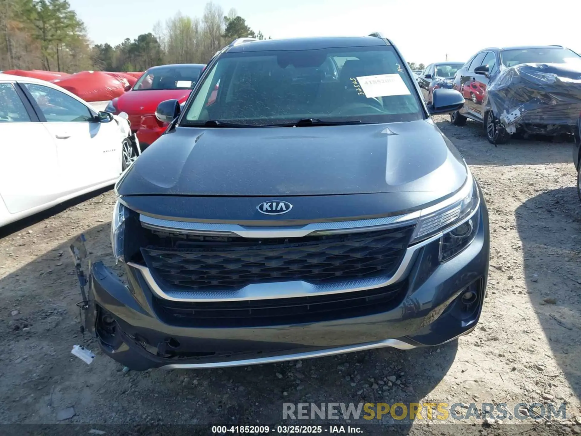 13 fotografías del automóvil dañado KNDERCAAXM7119935 KIA SELTOS 2021
