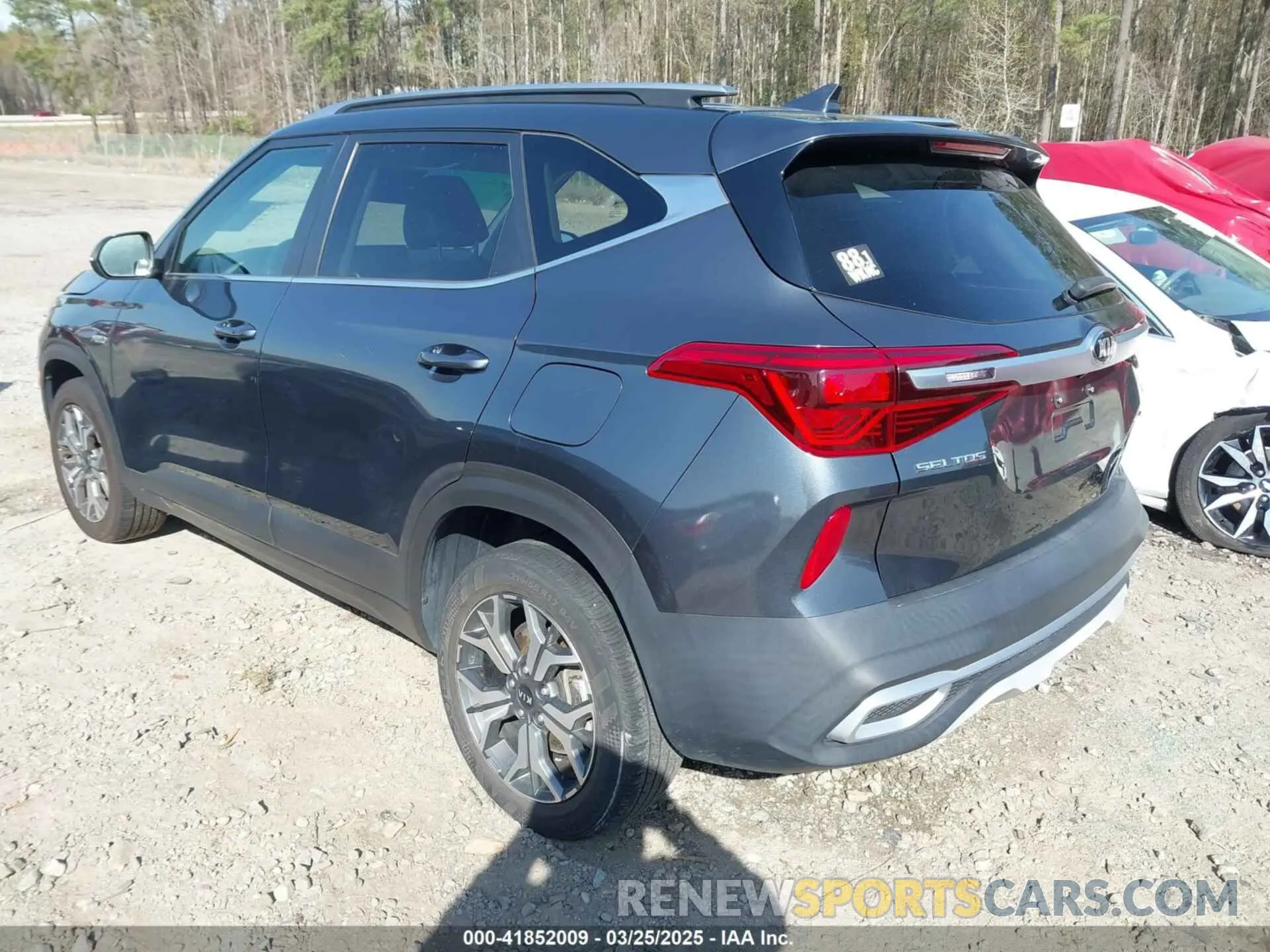 3 fotografías del automóvil dañado KNDERCAAXM7119935 KIA SELTOS 2021