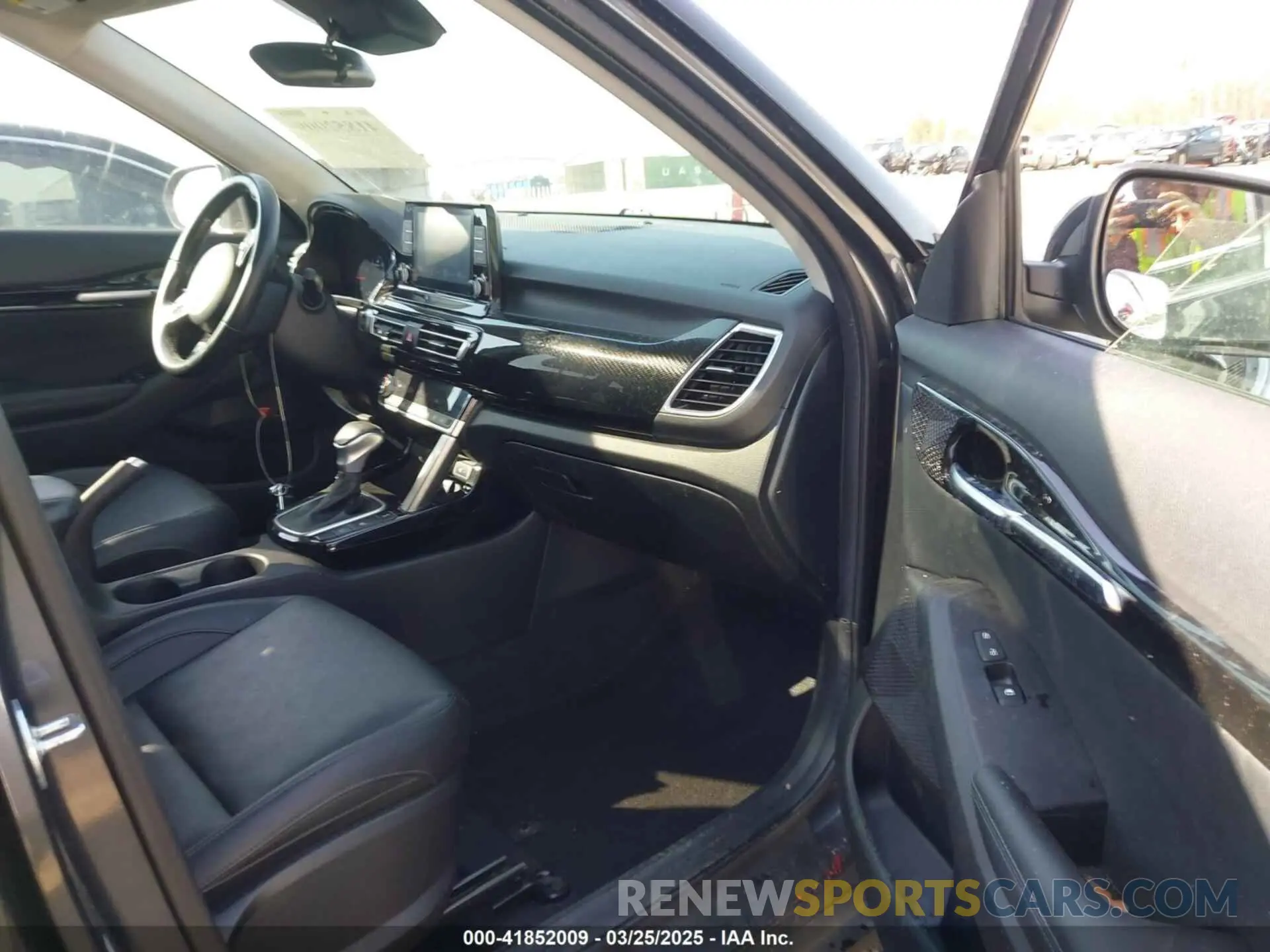 5 fotografías del automóvil dañado KNDERCAAXM7119935 KIA SELTOS 2021
