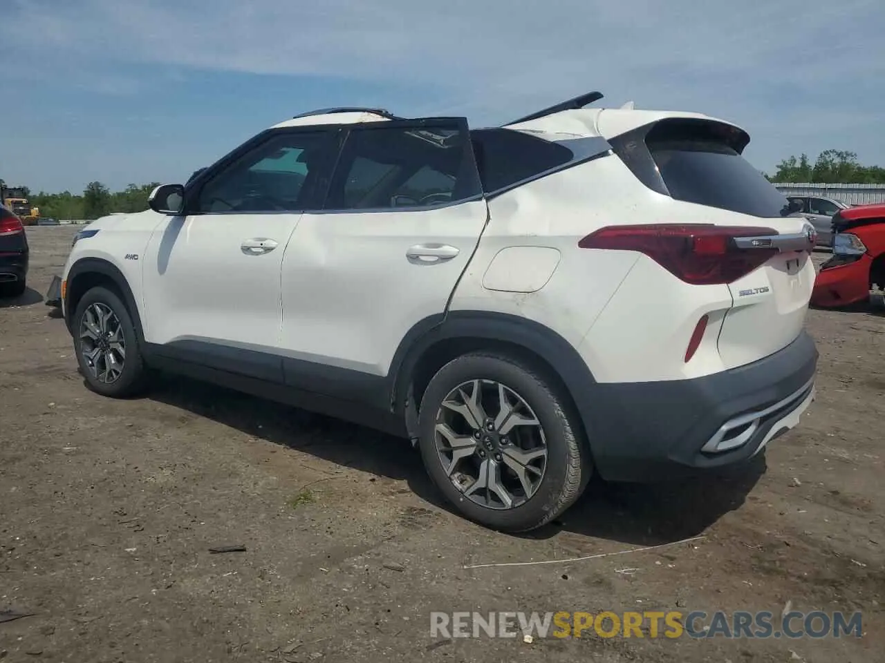 2 fotografías del automóvil dañado KNDERCAAXM7193291 KIA SELTOS 2021