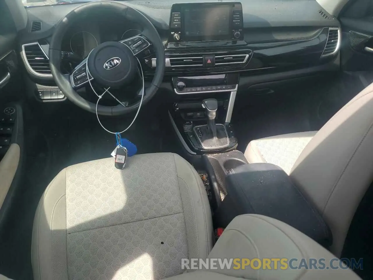 8 fotografías del automóvil dañado KNDERCAAXM7193291 KIA SELTOS 2021