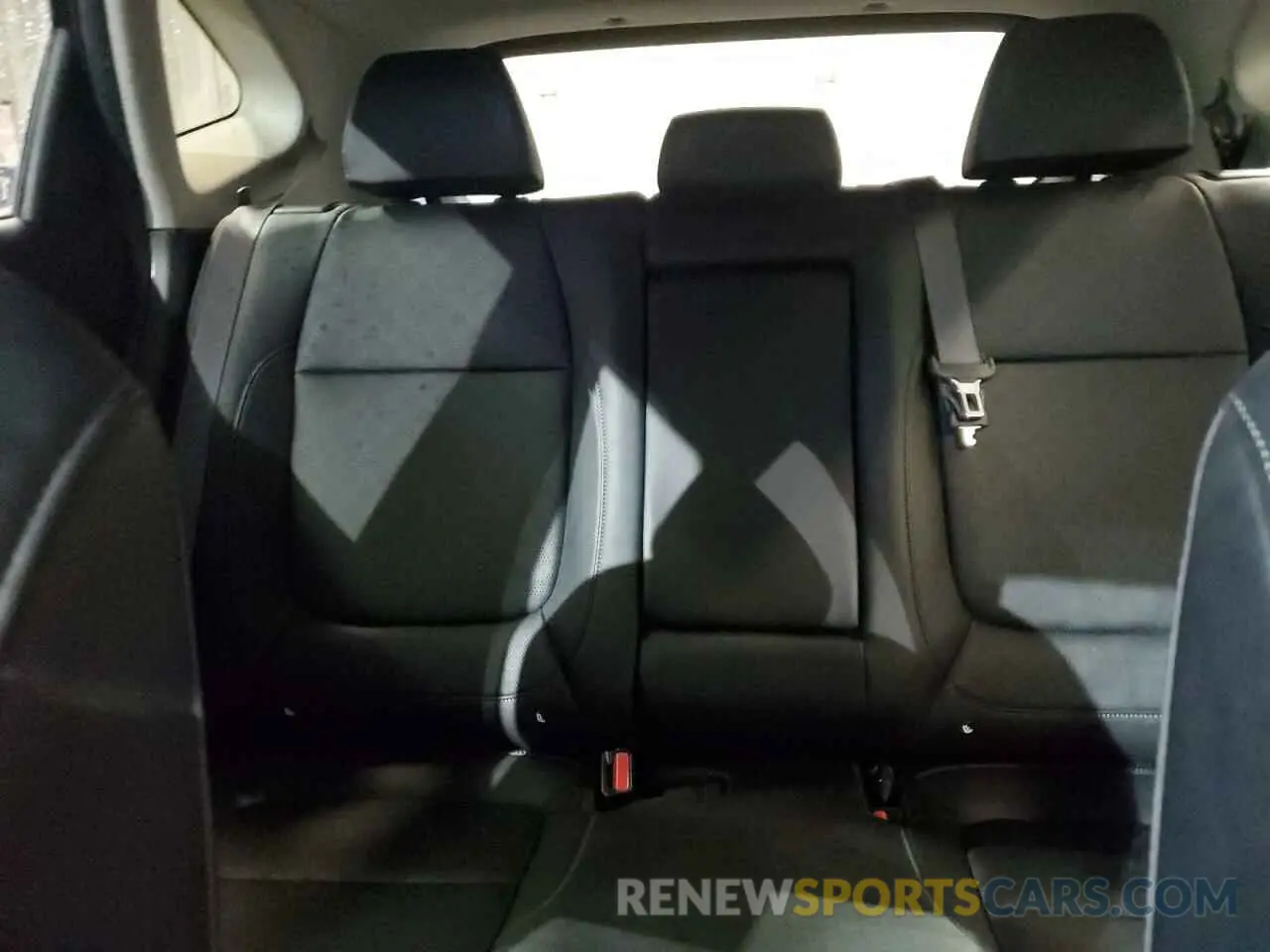 10 fotografías del automóvil dañado KNDERCAAXM7196935 KIA SELTOS 2021