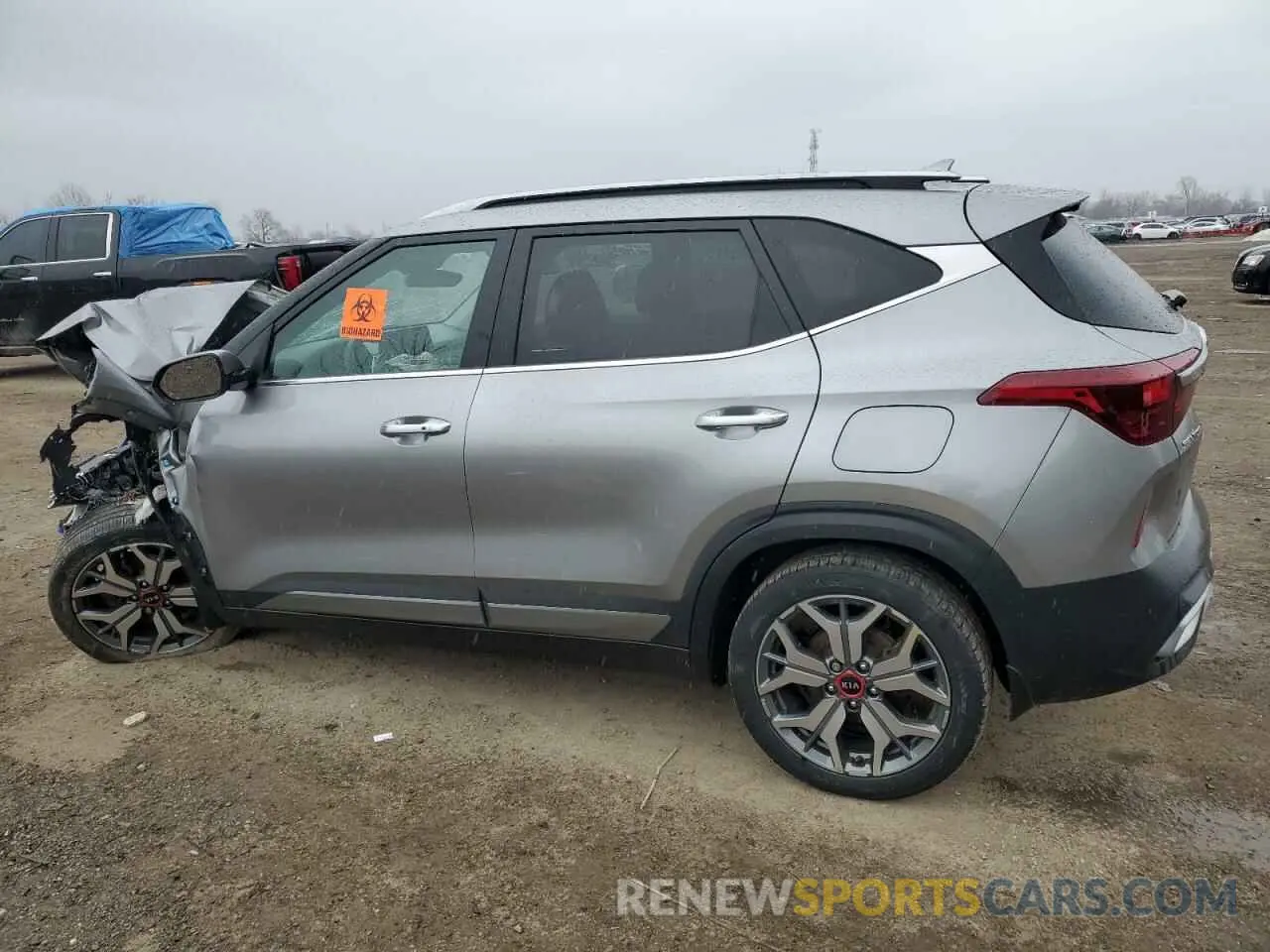 2 fotografías del automóvil dañado KNDETCA20M7124894 KIA SELTOS 2021