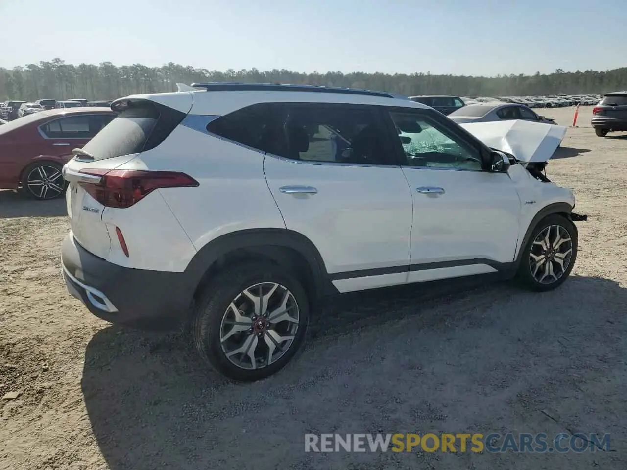 3 fotografías del automóvil dañado KNDETCA20M7140125 KIA SELTOS 2021
