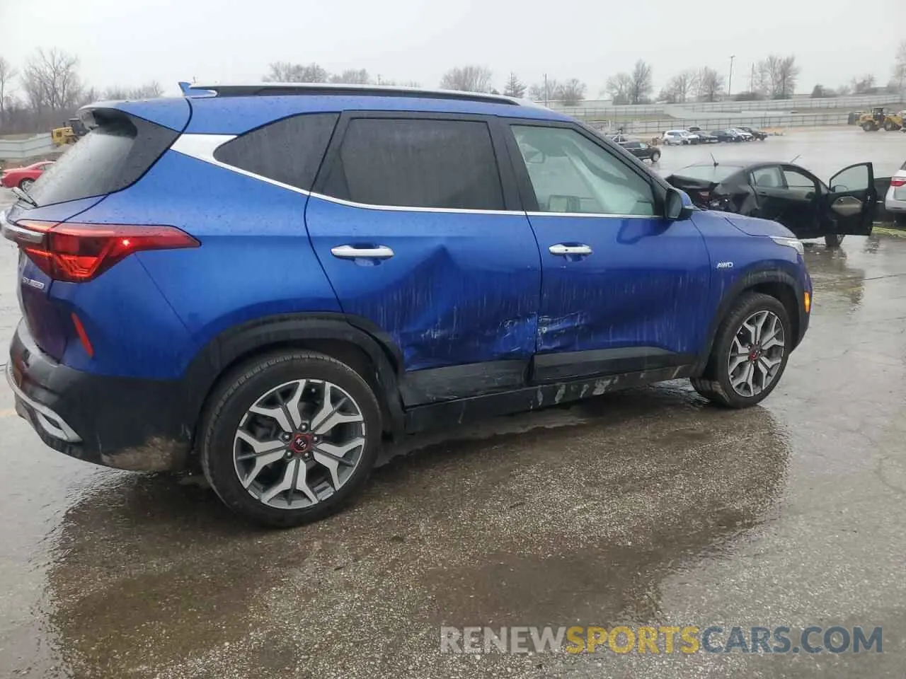 3 fotografías del automóvil dañado KNDETCA21M7111314 KIA SELTOS 2021