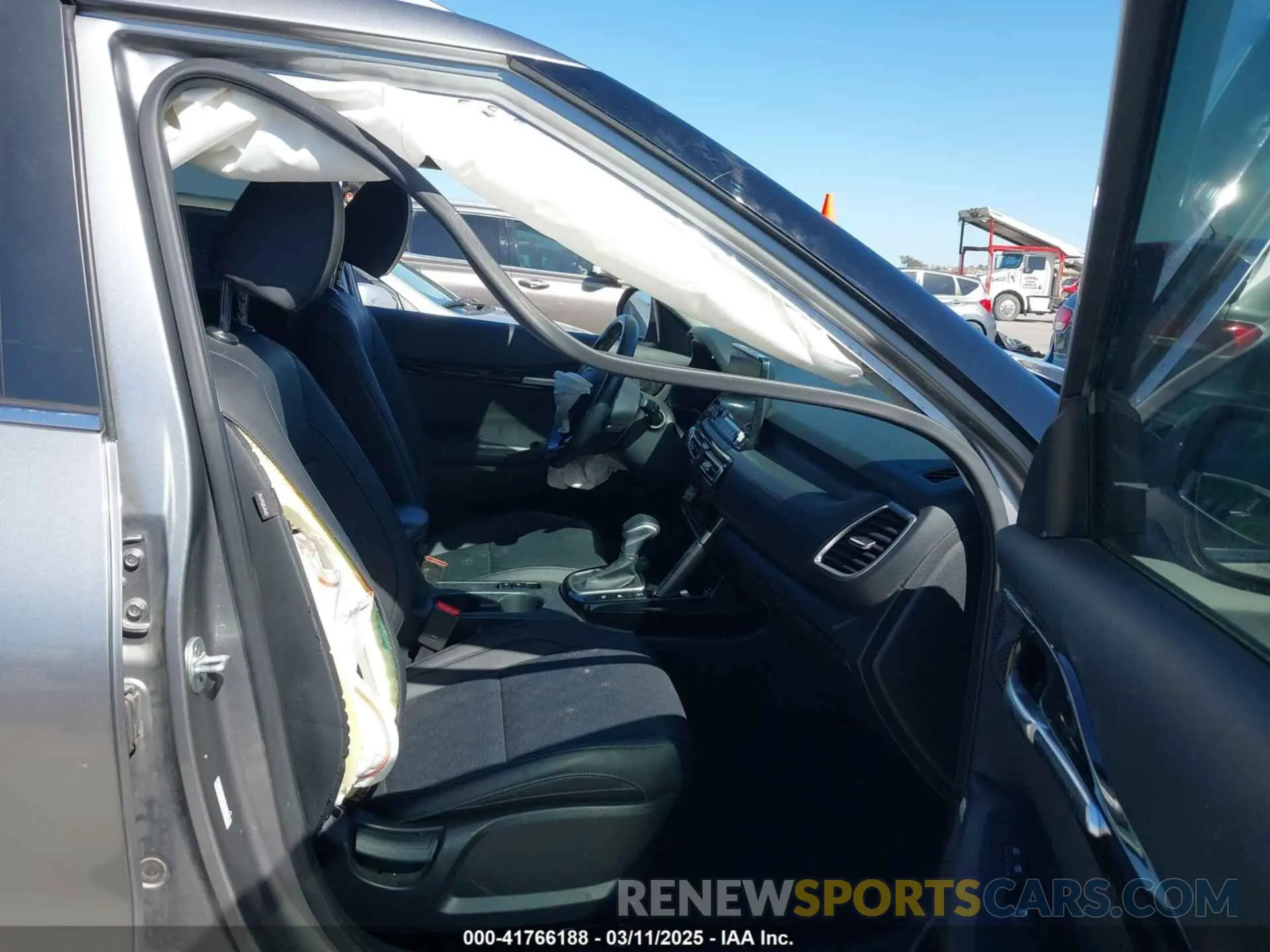 5 fotografías del automóvil dañado KNDETCA22M7058882 KIA SELTOS 2021