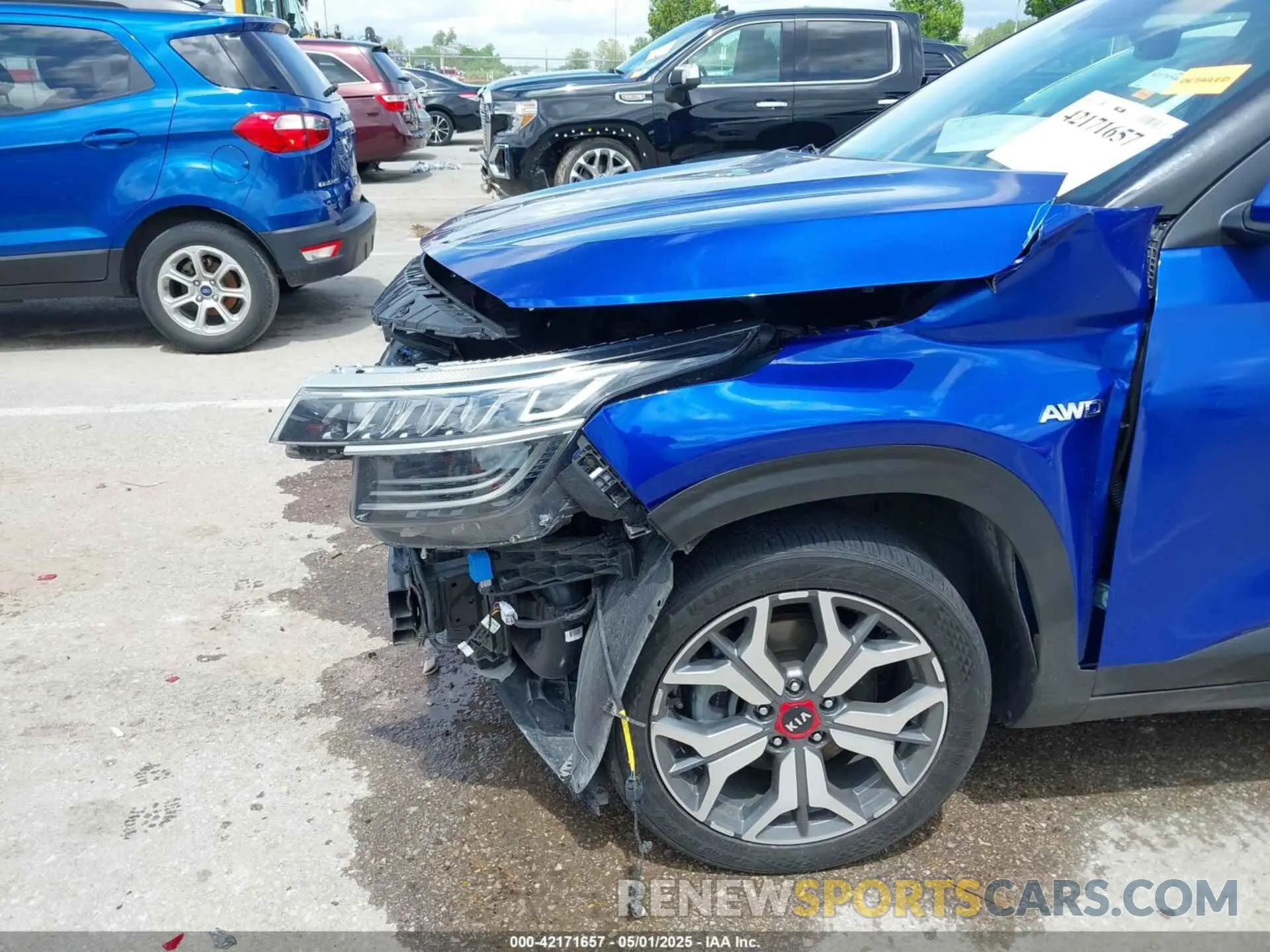 19 fotografías del automóvil dañado KNDETCA22M7173899 KIA SELTOS 2021