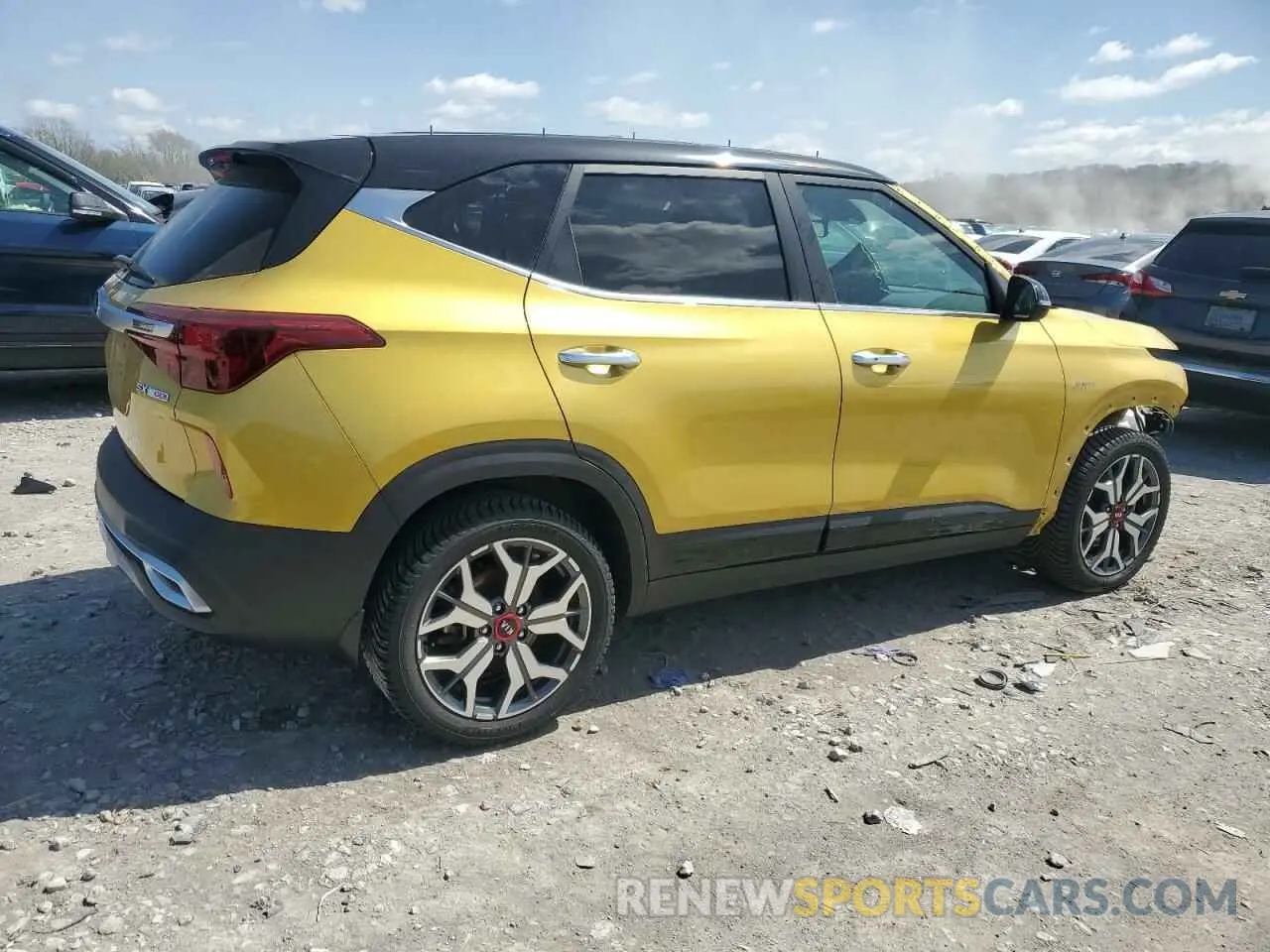 3 fotografías del automóvil dañado KNDETCA23M7213245 KIA SELTOS 2021