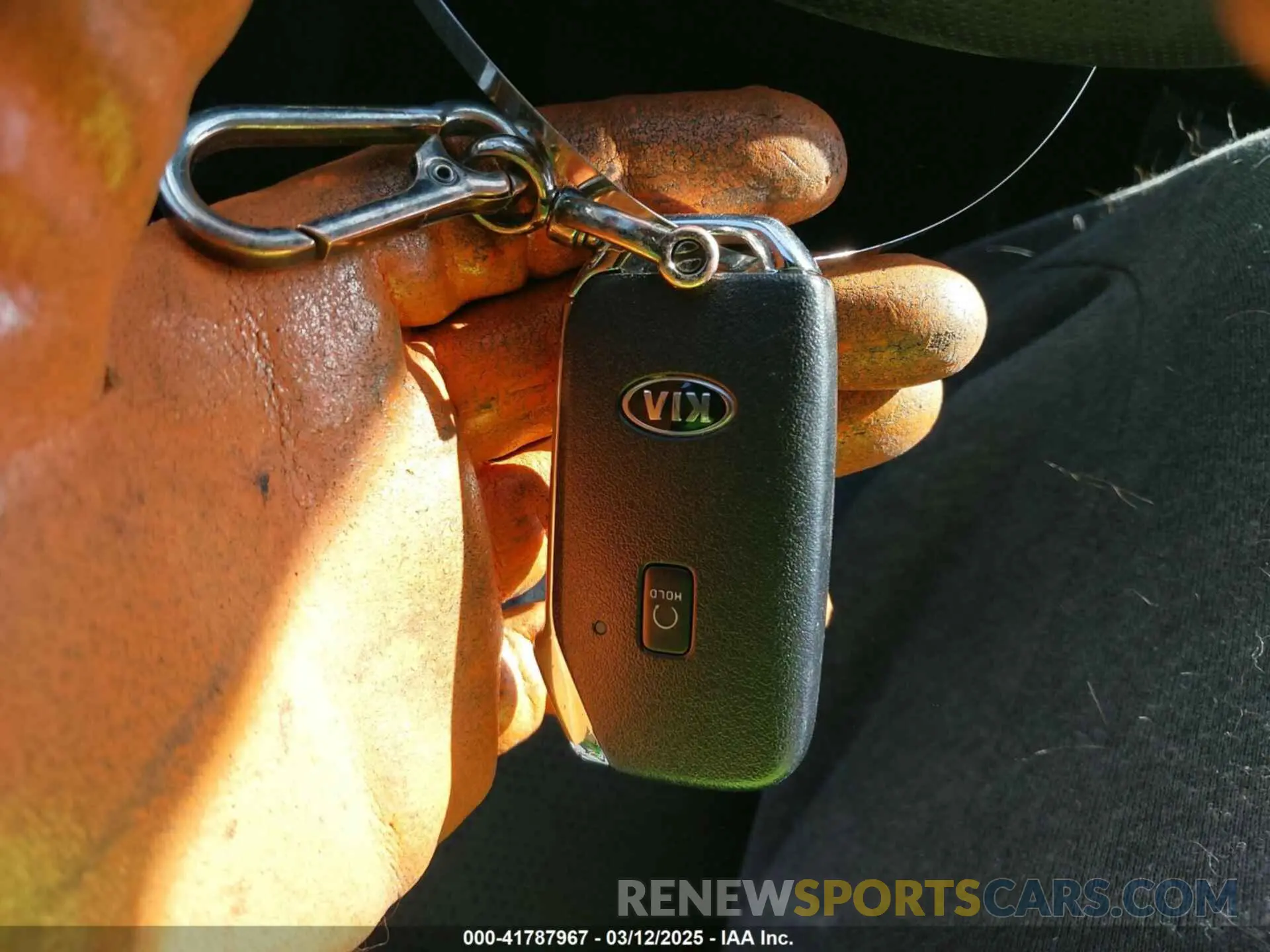 11 fotografías del automóvil dañado KNDETCA24M7116667 KIA SELTOS 2021