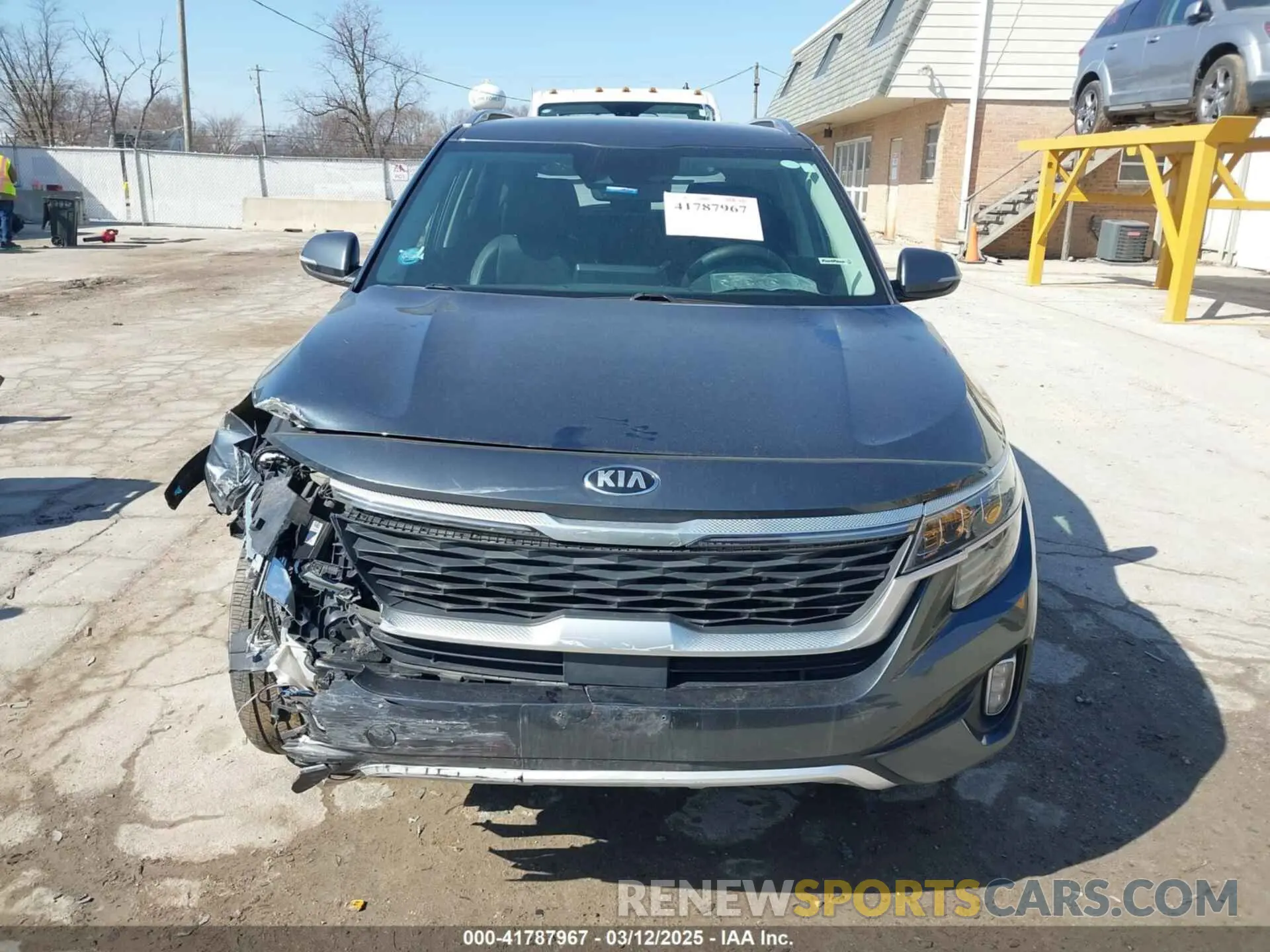 13 fotografías del automóvil dañado KNDETCA24M7116667 KIA SELTOS 2021