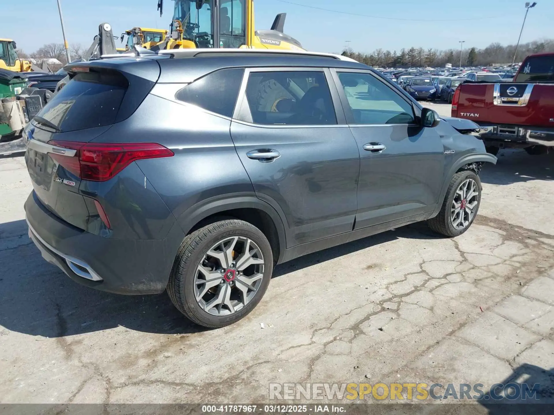 4 fotografías del automóvil dañado KNDETCA24M7116667 KIA SELTOS 2021
