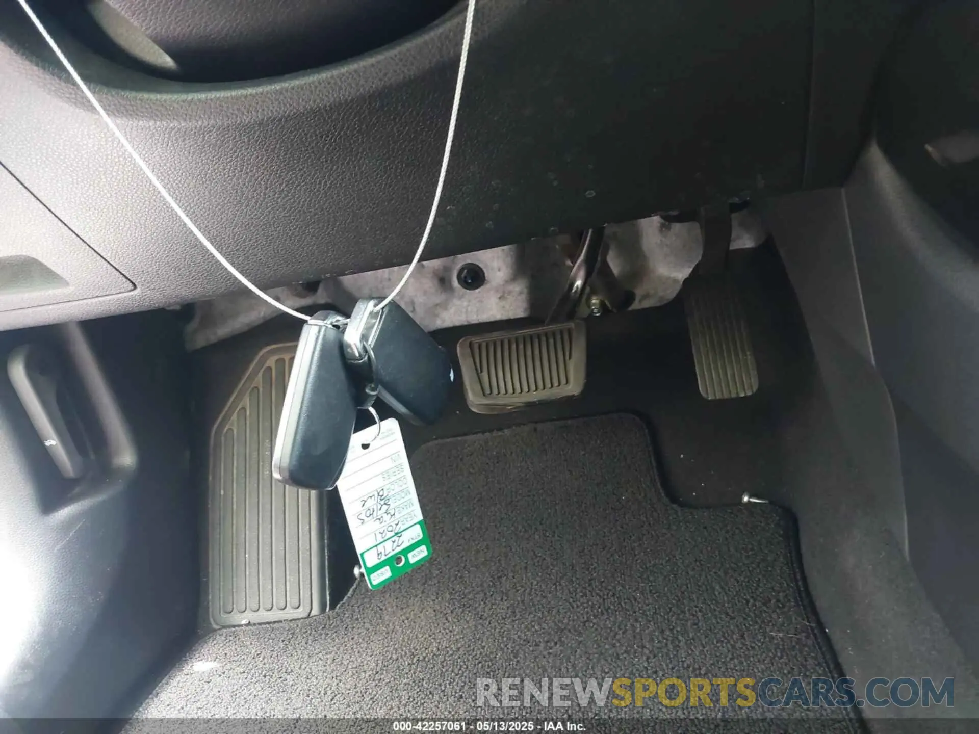 11 fotografías del automóvil dañado KNDETCA24M7127748 KIA SELTOS 2021