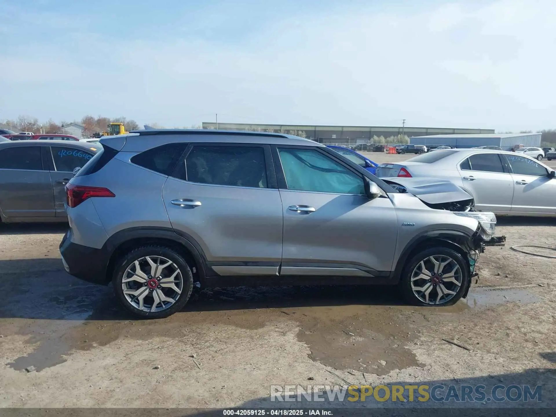 13 fotografías del automóvil dañado KNDETCA25M7073876 KIA SELTOS 2021
