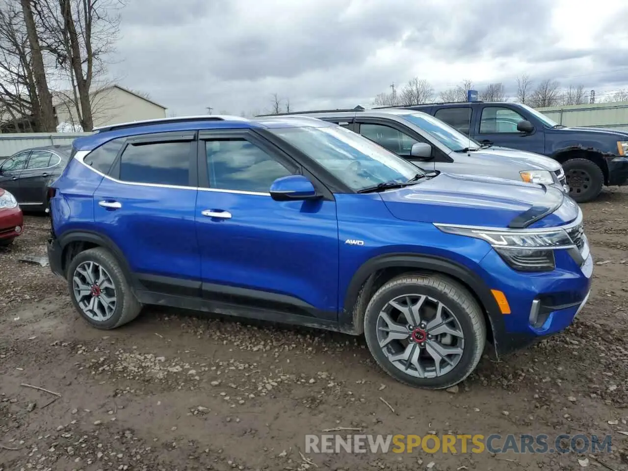 4 fotografías del automóvil dañado KNDETCA26M7081310 KIA SELTOS 2021