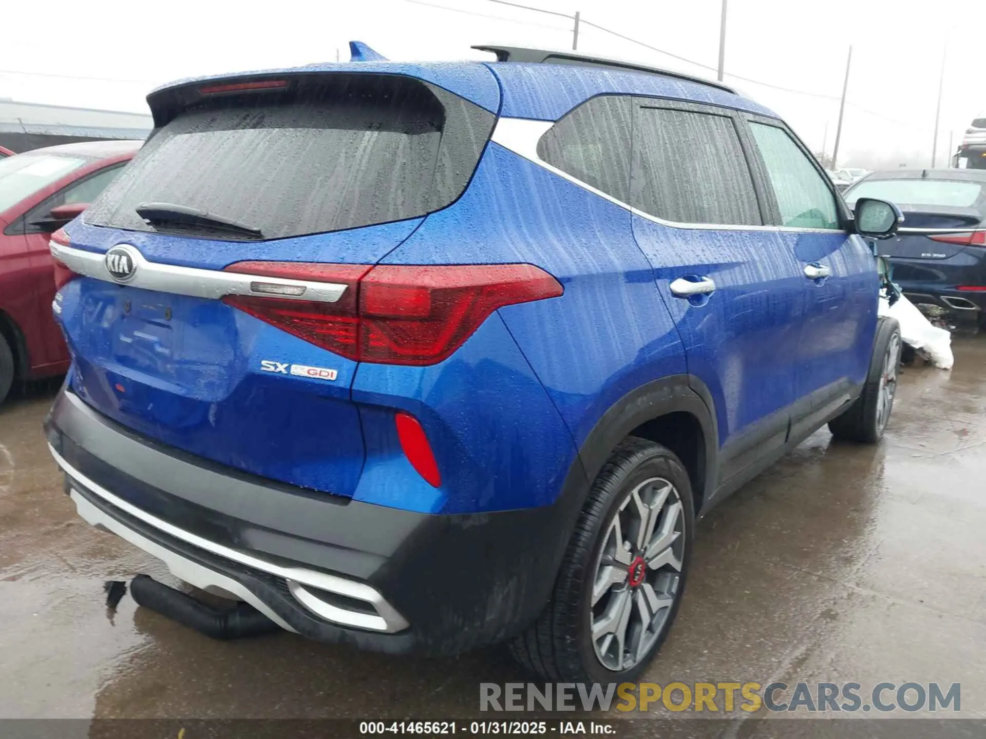 4 fotografías del automóvil dañado KNDETCA26M7106156 KIA SELTOS 2021