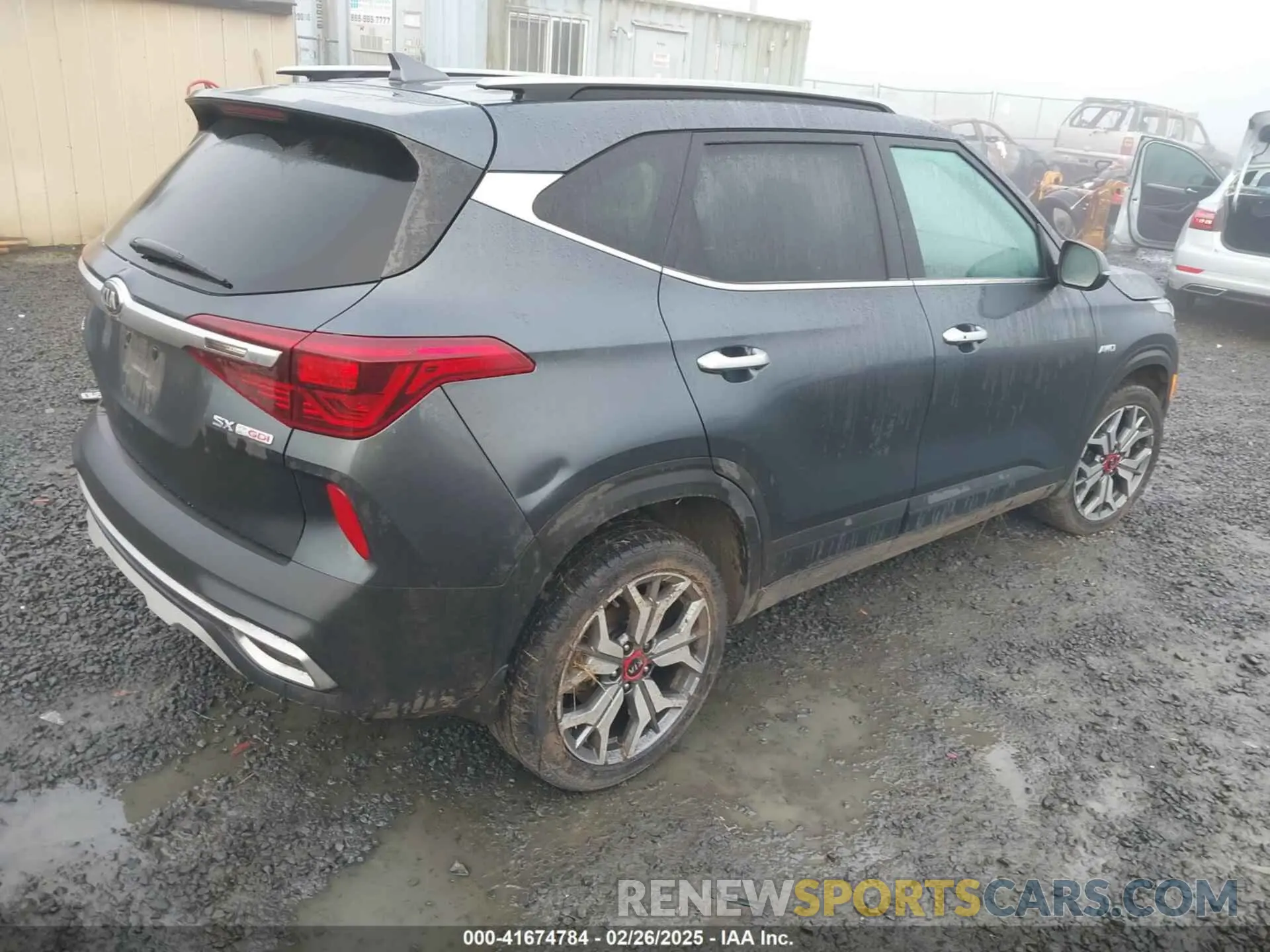 4 fotografías del automóvil dañado KNDETCA26M7182220 KIA SELTOS 2021