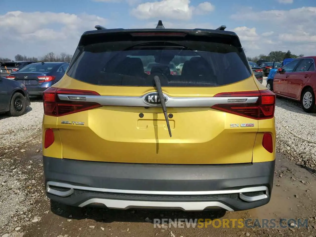 6 fotografías del automóvil dañado KNDETCA27M7219727 KIA SELTOS 2021