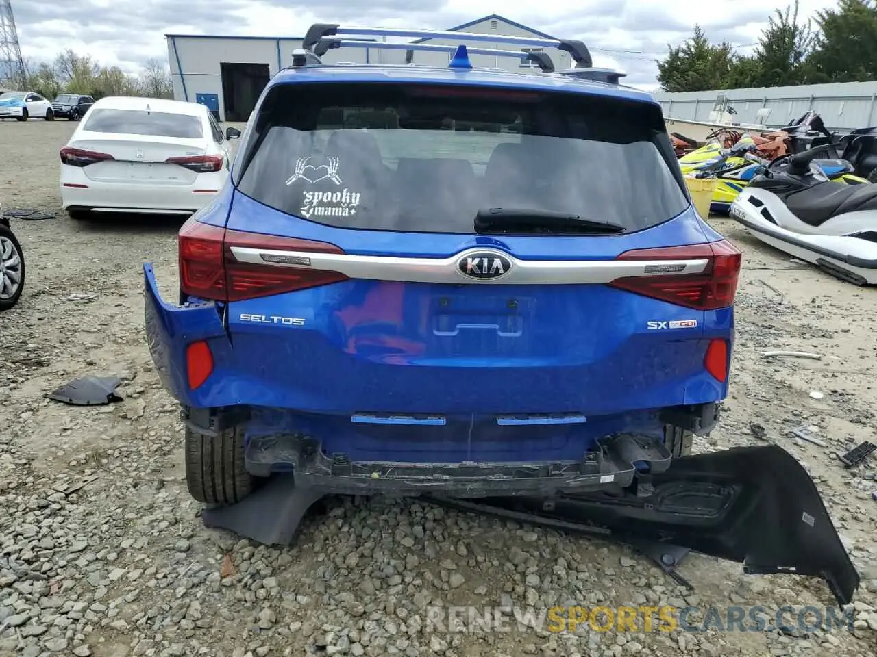 6 fotografías del automóvil dañado KNDETCA28M7037129 KIA SELTOS 2021